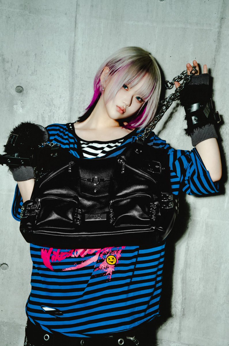 dustdevil_offi's tweet image. 🌪️デッドロックチェーンバッグ🌪️
¥17,380 (税込)
"誰が見ても「カッコいい。」物がほしい。"という方には是非このバッグを背負ってみて欲しい。
この中に無駄なモノは一つもない。背負うだけで全て完成しちゃう”カッコいい”そのものです。
2025.07.26~