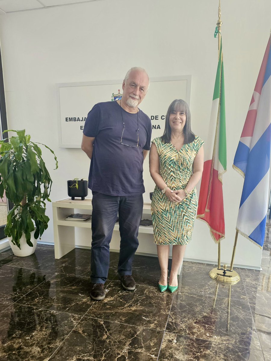 Incontro con Adolfo Conti, regista del documentario “Cine Libre”. Mi ha aggiornato sugli ultimi spazi di proiezione del documentario e sulla reazione del pubblico. #CubaEsCultura