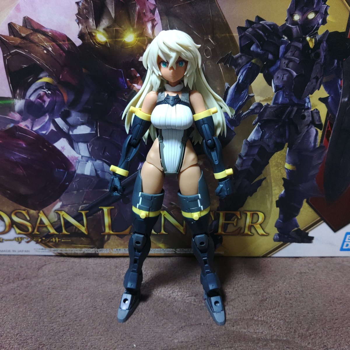 Pracha0828's tweet image. #30MS
#30MF
セスティエとローザンランサーを使って竜騎士(ガリ)を製作なう。
基本ポン付けできるのですが、大腿のところでアーマとの接続が窮屈かつ軸がズレ気味になるのでアーマ側の幅をプラ板で広げて対処。
('A`)塗装するので後々絶対悪さするよね。