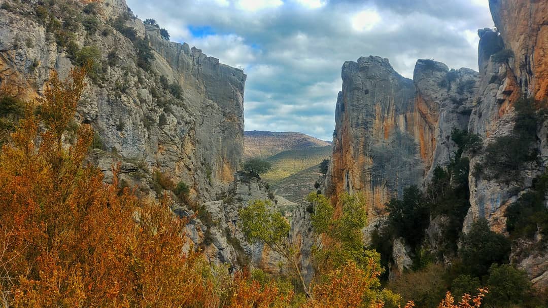 CSantiagoAragon's tweet image. Llegar a #Ena siempre es un premio. Peregrinos del Camino del Reino de Aragón o de Montserrat, la belleza de este tramo merece su esfuerzo, es uno de los rincones más singulares de Huesca.
Fotos de @pdepere
#caminodesantiago #aragón