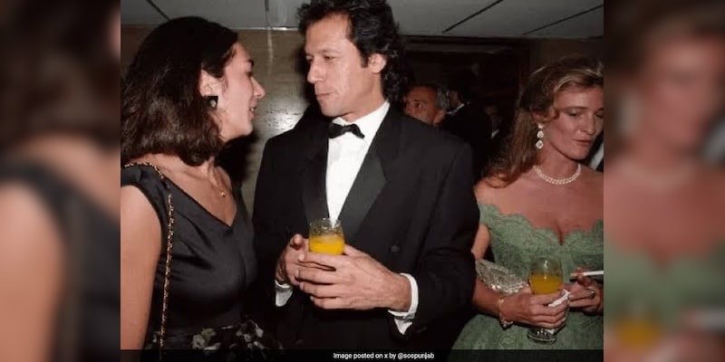 shewolfo2's tweet image. here&apos;s your Imran Khan building riasat e madina with a convicted s3x offender. She was found guilty of child s3x trafficking.