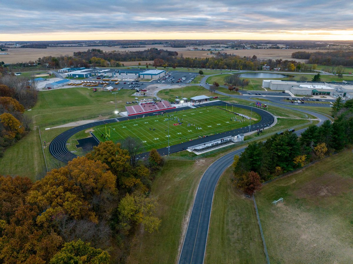 ElevatusArch's tweet image. Where students grow. Where pride lives. 🎾🏀🏈
Athletic spaces designed for impact—indoors and out.
#DesignedToDoMore | #EducationDesign
