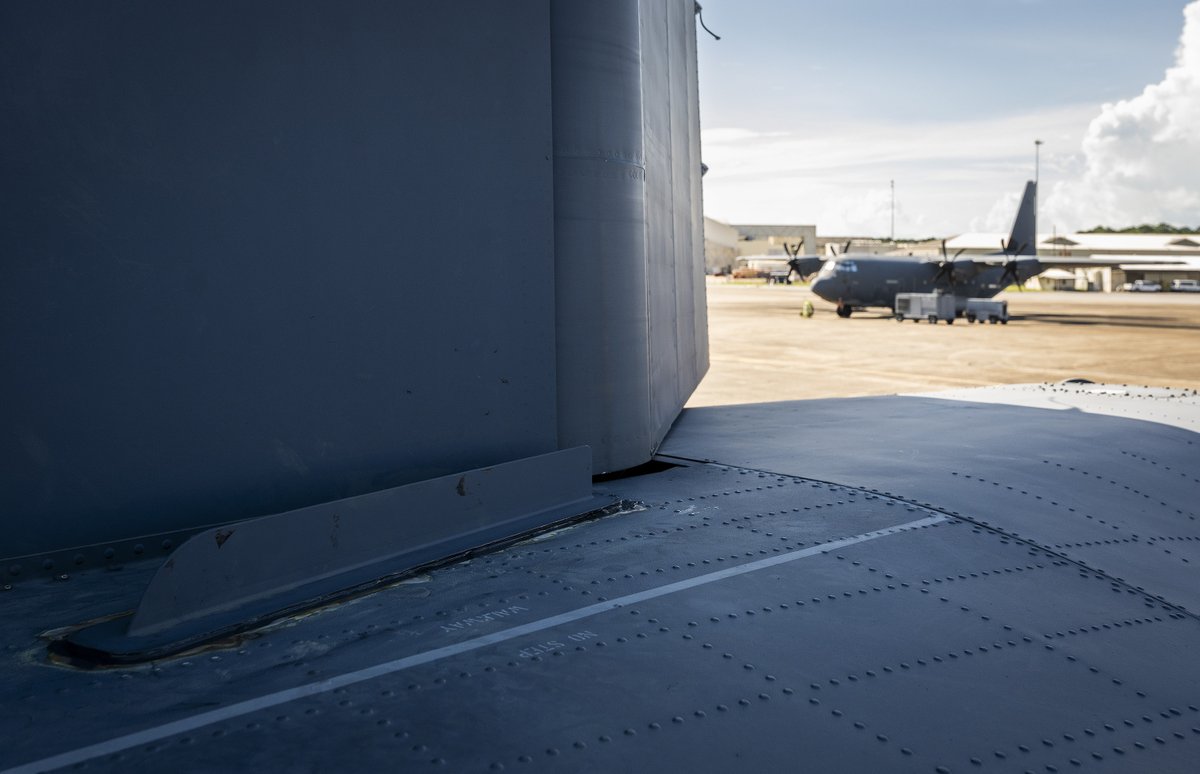 HQ_AFMC's tweet image. ✈️The 417th Flight Test Squadron at @TeamEglin is testing 3D-printed Finlets on the MC-130J to reduce drag, boost fuel efficiency & enhance performance. Tiny fins. Big impact. #OneAFMC #TeamEglin
Details: eglin.af.mil/News/Article-D…