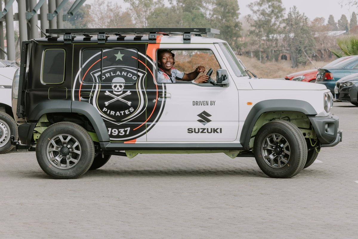 Suzuki_ZA's tweet image. Esgodini to the streets of South Africa, we move together. Suzuki stands with the players who rise, grind, and conquer.
This is for the fans, the family, the flag - EzikaMagebhula, driving greatness on and off the pitch. #SuzukiSA #SUZUKIxOP #OnceAlways