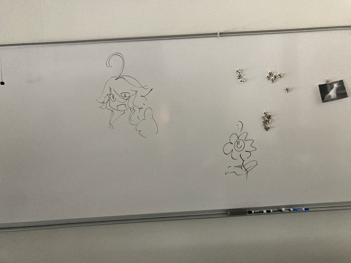 kyidk's tweet image. Good Moment from visiting the Wife by sneaking into the college rooms and putting Doodle on wall. I know my art on the right truly outweighs theirs so please be kind. 💐