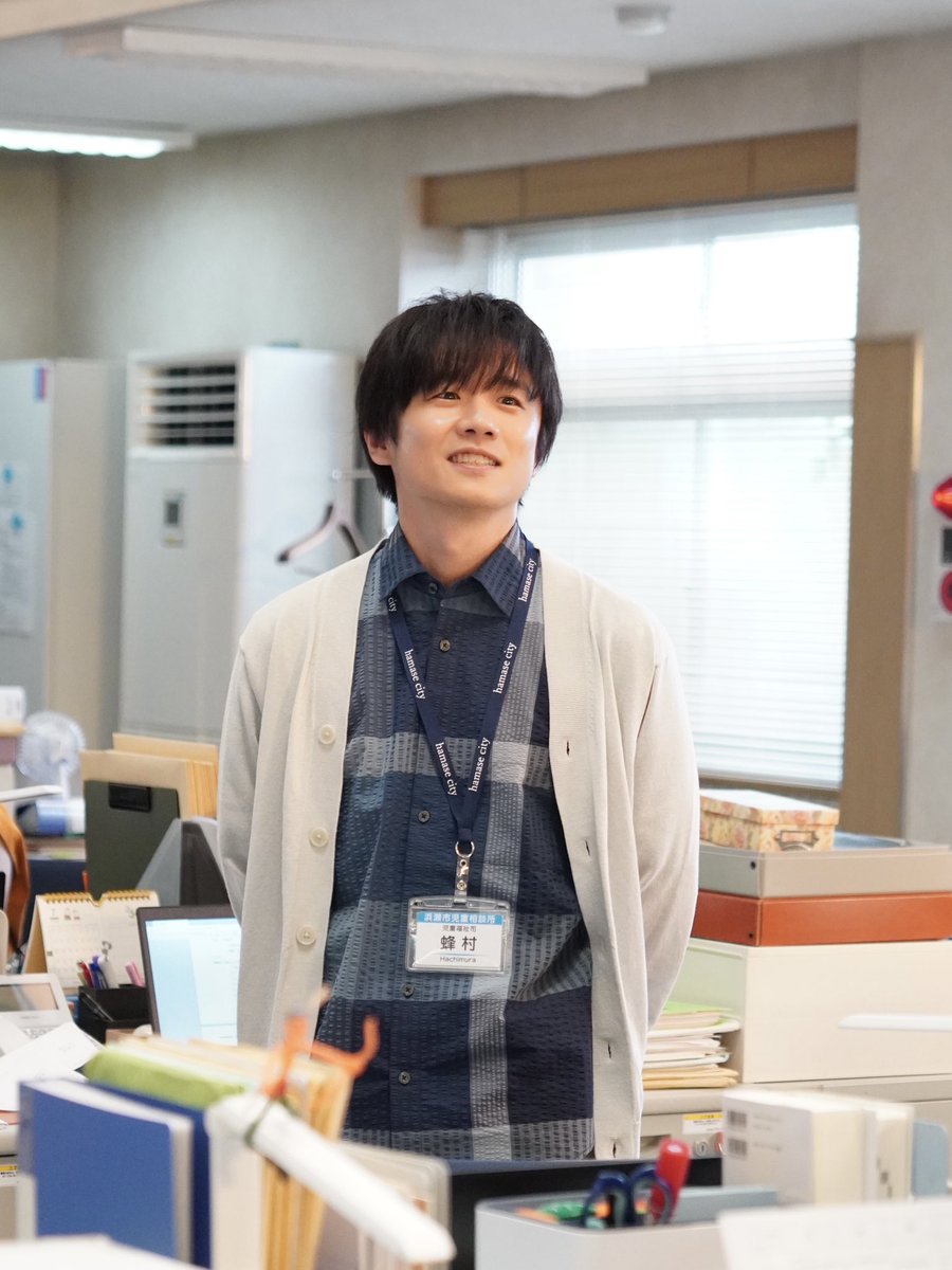 ashitawa_motto's tweet image. ⋰
とある日のオフショット🌱
⋱
蜂村太一役
#風間俊介 さんを隠し撮り🤫📷ˎˊ˗
この日は海辺の児童相談所にて
ほっこりシーンを撮影中🫧
リラックスモードの風間さんを
パシャリ㊙️させていただきました🌼
……
📢【第4話】7/28(月)よる9時
#明日はもっといい日になる