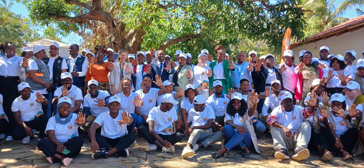 UNFPAMoçambique (@unfpamocambique) on Twitter photo 📍 ACONTECER AGORA:
Fórum Provincial de Líderes Comunitários em Pemba
UNFPA e UNICEF, com a <a href="/FDC_Moz/">Fundação para o Desenvolvimento da Comunidade</a> , reúnem 120 atores sociais, incluindo 70 líderes comunitários, para dialogar sobre o fim das uniões prematuras.
#FimDasUniõesPrematuras #Pemba #Moçambique 📍 ACONTECER AGORA:
Fórum Provincial de Líderes Comunitários em Pemba
UNFPA e UNICEF, com a <a href="/FDC_Moz/">Fundação para o Desenvolvimento da Comunidade</a> , reúnem 120 atores sociais, incluindo 70 líderes comunitários, para dialogar sobre o fim das uniões prematuras.
#FimDasUniõesPrematuras #Pemba #Moçambique