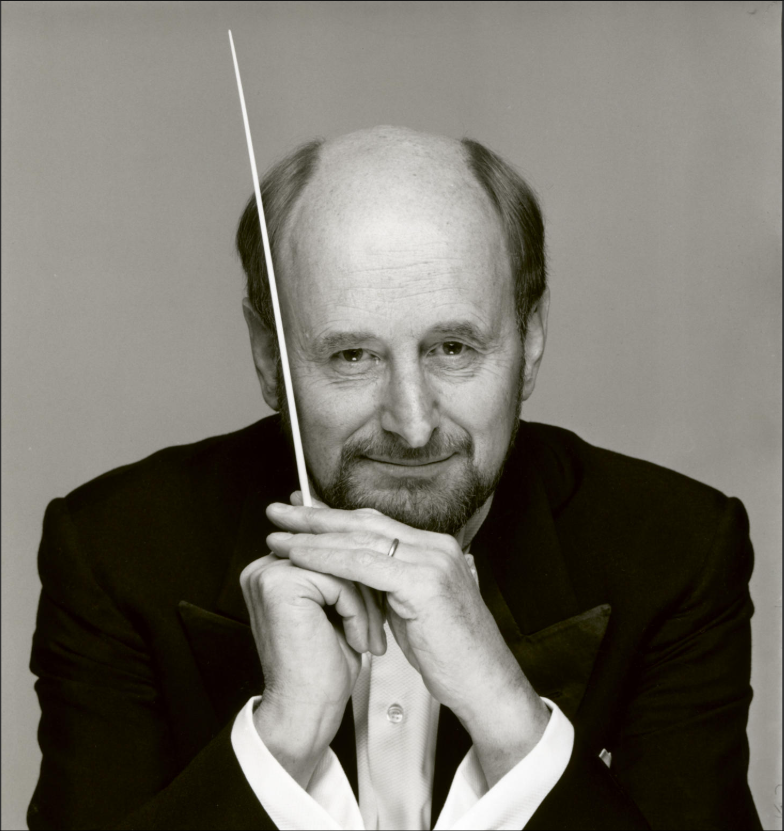 Warner Classics ES (@warnerclassices) on Twitter photo En recuerdo del difunto Sir Roger Norrington, fallecido a los 91 años🤍
Explora su catálogo de Warner Classics, tanto en físico com en digital aquí:  w.lnk.to/srnorr En recuerdo del difunto Sir Roger Norrington, fallecido a los 91 años🤍
Explora su catálogo de Warner Classics, tanto en físico com en digital aquí:  w.lnk.to/srnorr