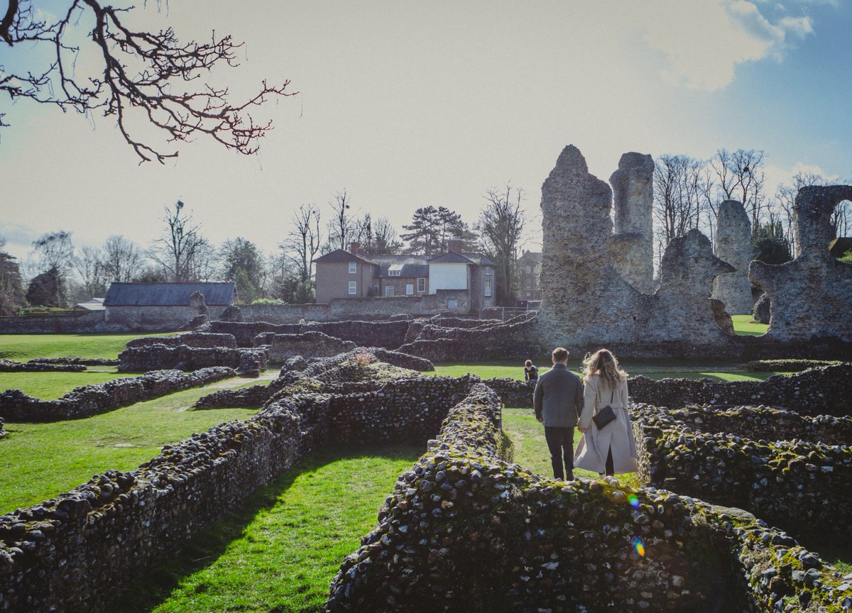 BuryStEdBeyond's tweet image. London is vibrant, bustling, and always on the go! But sometimes, it’s just what you need a break from.
If you’re ready to slow things down and recharge, it’s time to #UnLondon. Hop on a train with @greateranglia and escape to historic Bury St Edmunds!
visit-burystedmunds.co.uk/blog/unlondon-…