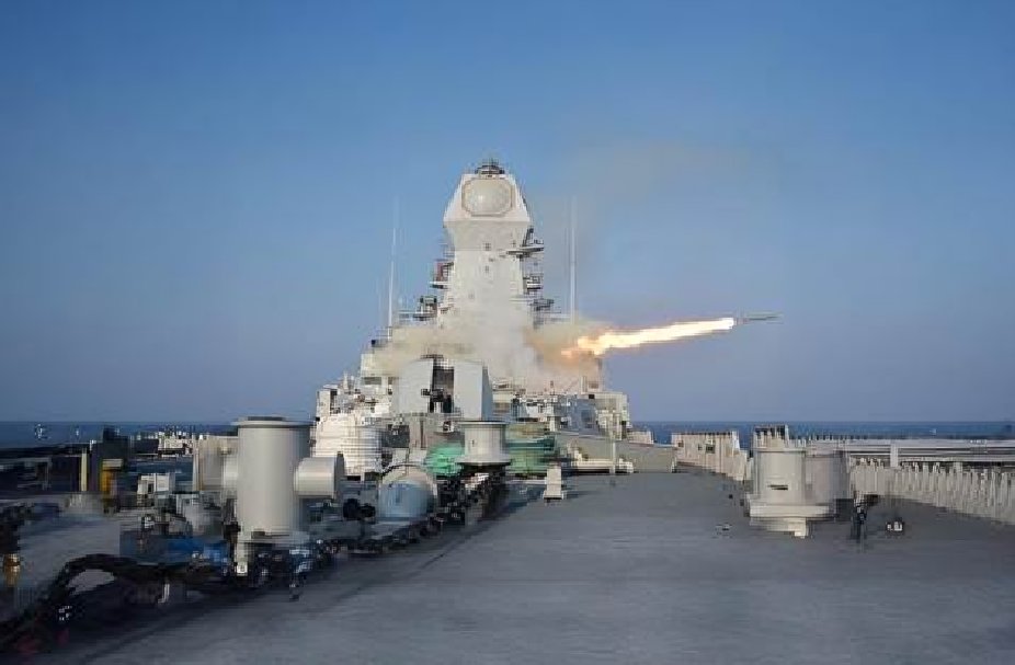 SamvadaWorld's tweet image. India Strengthens Anti-Submarine Arsenal with Successful #ERASR Trials from #INSKavaratti
- The Extended Range Anti-Submarine Rocket (ERASR) user trials were successfully carried out by the Indian Navy from the stealth corvette INS Kavaratti, demonstrating India’s increasing…