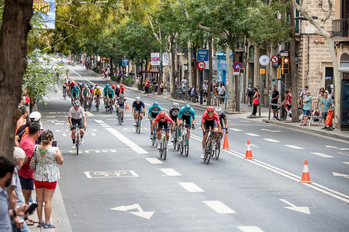VoltaCatalunya's tweet image. 🚴♀️🚴♂️Les curses ciclistes de la @FMSants tindran lloc el diumenge 3⃣1⃣ d'agost. Un total de 4 curses en una matinal ciclista en plena Festa Major.🎉
ℹ️Tota la informació: voltacatalunya.cat/ca/not%C3%ADci…