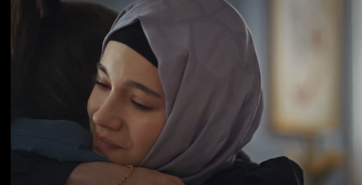 see how sweet mira can be when she's free from her toxic family 
#KızılGoncalar