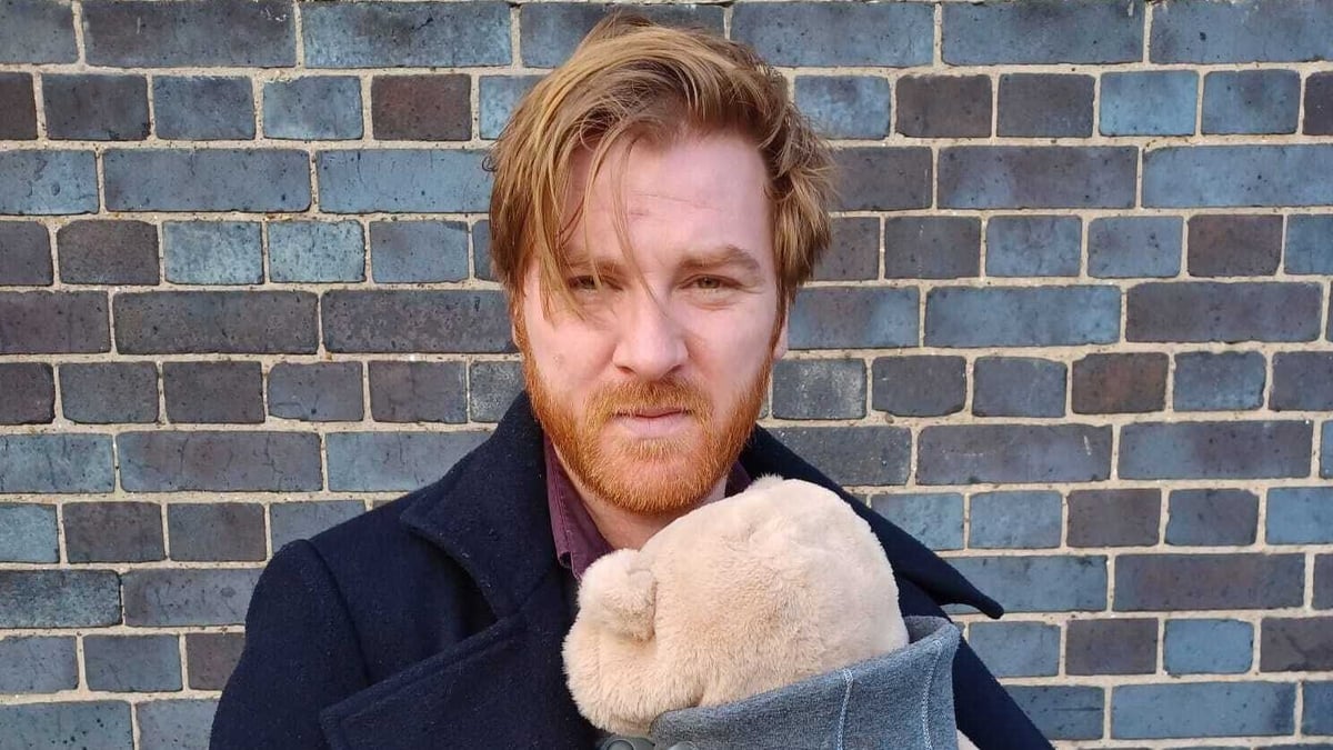 Listen to Creative Writing lecturer <a href="/RoryRua/">Rory Gleeson</a>'s 
'Letter From the Labour Ward' on <a href="/BoothAJournal/">BOOTH</a> now - it's the latest in his affecting and frequently hilarious series on becoming a first-time parent.

booth.butler.edu/2025/07/04/let…