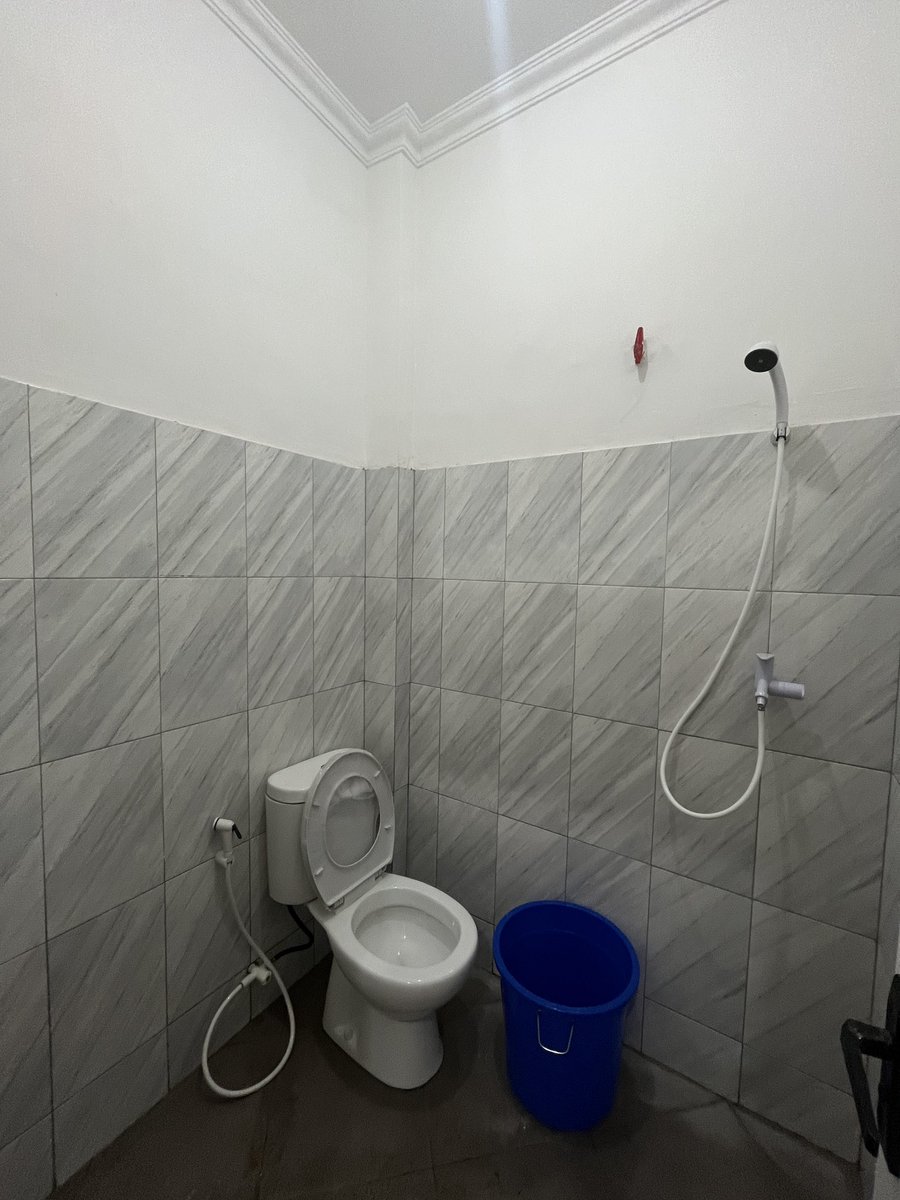 onebin_a's tweet photo. kost putri undip tembalang

- kamar mandi dalam
- AC
- ada mesin cuci &amp; ruang jemur 
- dapur bersama &amp; kulkas
- ruang tamu 
- jendela luar
- wifi

1.350k/bulan💰 https://t.co/ueKOlJFj0q