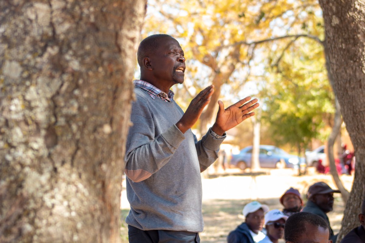GwenTrust's tweet image. On July 18, Ward 6 hosted our Intergenerational Climate Dialogue at Chirimamhunga Primary.
30 youth, elders & leaders shared insights on protecting the environment & building resilience. A powerful day of unity & action! #ClimateAction #BridgingGenerations #CommunityVoices