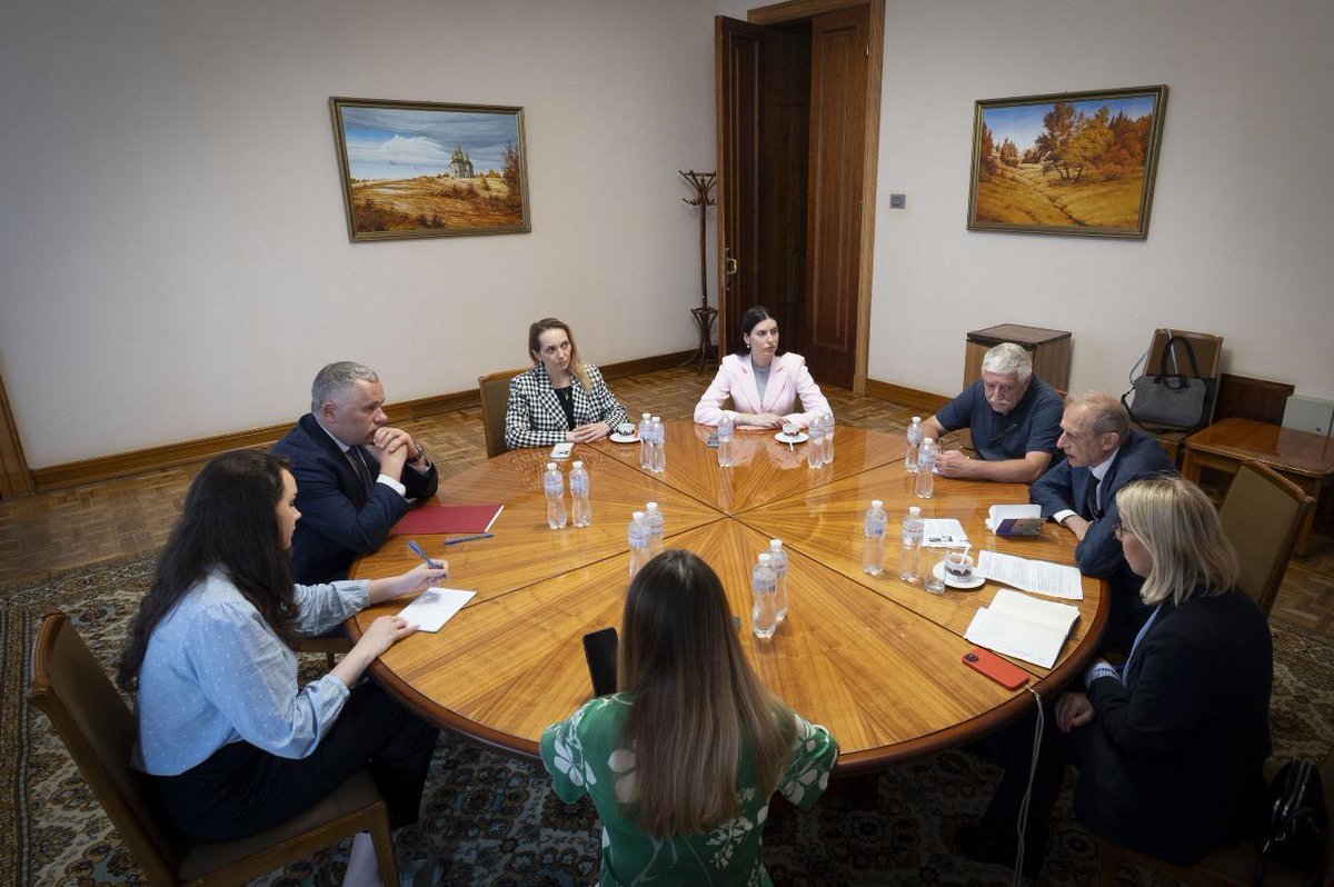Anche l'incontro di ieri a Istanbul tra delegazioni russa e ucraina non ha prodotto alcun esito, come già le precedenti riunioni di Istanbul e Riad. I russi hanno rifiutato le proposte ucraine di un cessate il fuoco e di un vertice #Zelensky-#Putin. La conferma che Mosca non