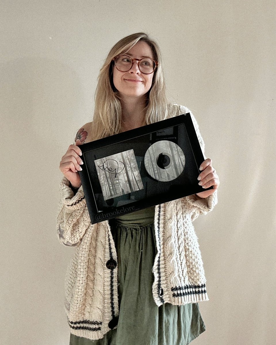 brooke⸆⸉ ❤︎✨ (@brookelore_) on Twitter photo to say this album changed my life is an understatement - the past year has been a rough one for me and folklore has truly carried me through. THANK YOU TAYLOR and happy #5yearsoffolklore 🥹🤗🩶
<a href="/taylornation13/">Taylor Nation</a> <a href="/taylorswift13/">Taylor Swift</a> to say this album changed my life is an understatement - the past year has been a rough one for me and folklore has truly carried me through. THANK YOU TAYLOR and happy #5yearsoffolklore 🥹🤗🩶
<a href="/taylornation13/">Taylor Nation</a> <a href="/taylorswift13/">Taylor Swift</a>