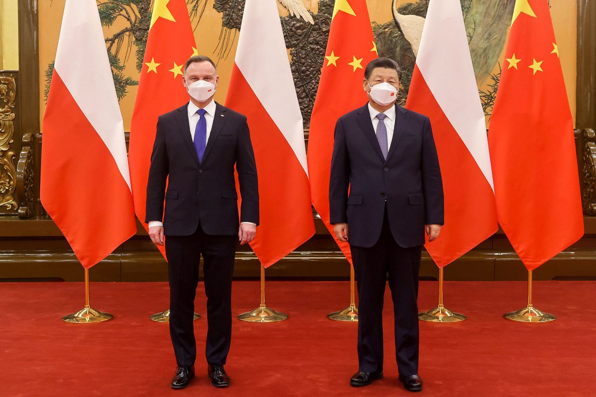 Chińska Republika Ludowa i pełna kontrola cyfrowa nad jednostką coraz bliżej w nieszczęsnym kraju nad Wisłą, a pożyteczni idioci się cieszą, bo mogą zgłosić stłuczkę w aplikacji. 🤡
Jeśli macie aplikację szpiegującą MObywatel to zalecam szybko usunąć.
x.com/thepolandnews_…