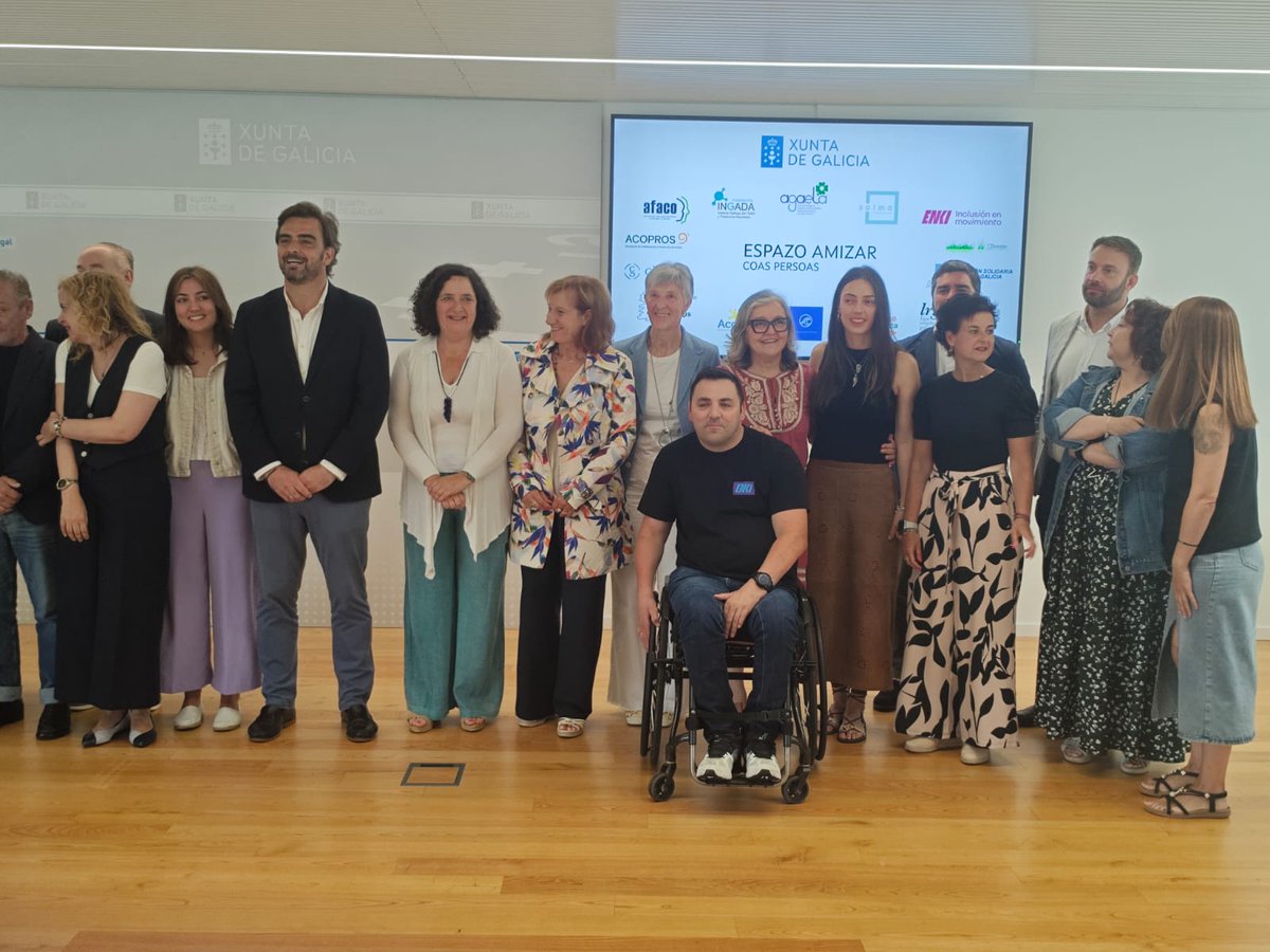 Ayer se formalizó la entrega de los locales en el Espacio AMIZAR, nuestra entidad continuará durante los próximos 4 años prestando sus servicios en esas dependencias.

Más información en: acopros.org/noticia.php?id…