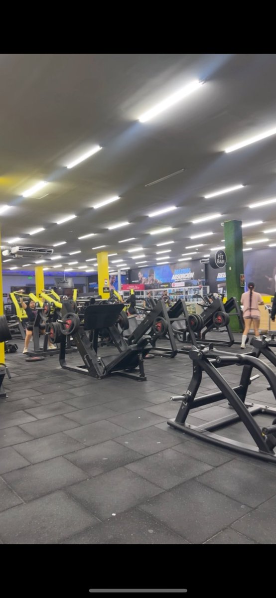 Felitohhh's tweet photo. Viéndolos desde el GYM son los mejores #sportplusverano esperando con ansias el 11 de agosto saludos y bendiciones desde GYE ECUADOR acá son las 5:30am 💪 https://t.co/mbdbVb7BgO