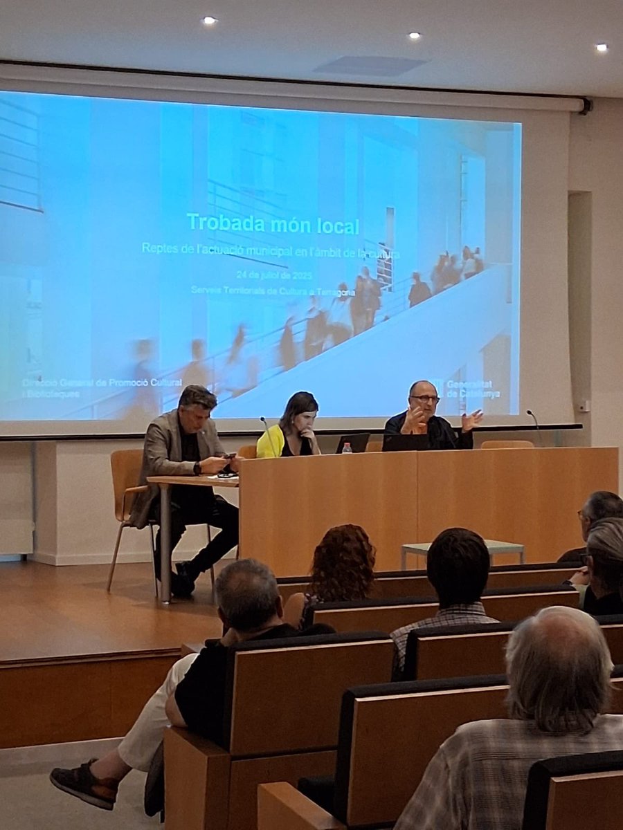 Avui ens trobem amb els alcaldes, regidors, tècnics i tècniques de Cultura dels ajuntaments de la vegueria de Tarragona <a href="/govtarragona/">Delegació del Govern de Catalunya a Tarragona</a> per escoltar-los i posar en comú necessitats compartides 

<a href="/XavierFina/">Xavier Fina Ribó</a> <a href="/cultura_cat/">Cultura</a>