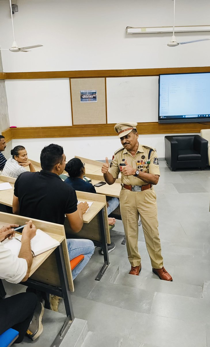 RakshaUni's tweet image. RRU launches 3 phase of India’s 1st Smart Police City project for Gandhinagar Police, under the visionary leadership of Hon’ble PM @narendramodi & Hon’ble UHM @AmitShah .
With 526 police personnel trained, RRU is building globally ready, specialised police cadres shaping the…