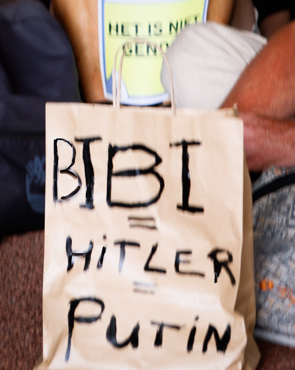 nikitsh's tweet image. Niet alleen de Palestijnen worden in #Israëlische detentiecentra en #Gaza verkracht. Ook onze taal wordt verkracht, door Zionisten en machthebbers.
Massamoord is massamoord.
Genocide is genocide.
En Zionisten zijn eerstegraads familieleden van Nazis en fascisten. @hamburger_jaap
