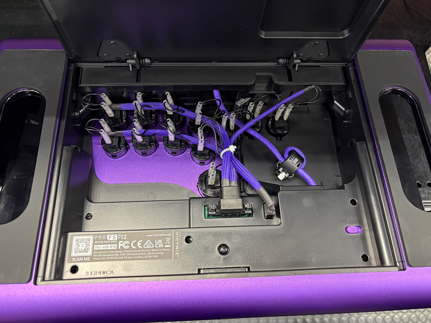 2F】 超耐久設計 裏ブタを開けると簡単メンテナンス Victrix 『Victrix