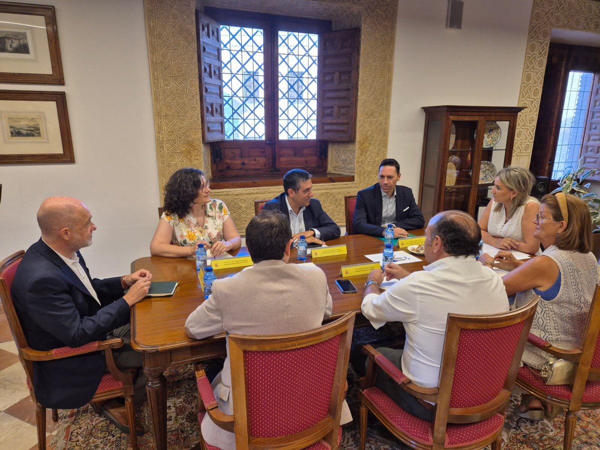 CCOO CLM #PrimerSindicato (@ccooclm) on Twitter photo “La protección del empleo debe ser la prioridad ante la política arancelaria de EEUU”
El secretario general de CCOO CLM, Javier Ortega <a href="/MrJortega/">javiortega</a> ha participado este jueves en la reunión que ha tenido lugar en <a href="/DGobiernoCLM/">Delegación del Gobierno en CLM</a> para analizar la situación del comercio exterior en “La protección del empleo debe ser la prioridad ante la política arancelaria de EEUU”
El secretario general de CCOO CLM, Javier Ortega <a href="/MrJortega/">javiortega</a> ha participado este jueves en la reunión que ha tenido lugar en <a href="/DGobiernoCLM/">Delegación del Gobierno en CLM</a> para analizar la situación del comercio exterior en