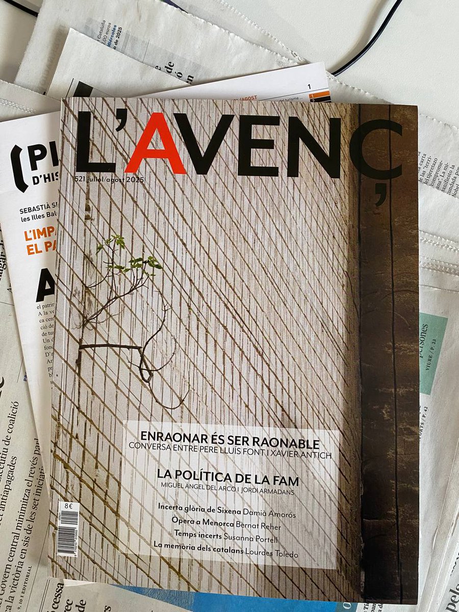XavierAntich's tweet image. Rebre els números de @L_Avenc sempre és una il·lusió i un plaer: reflexions pausades, cultura i pensament crític.
Al número de juliol i agost podeu llegir la conversa que vaig tenir l'honor de compartir amb en Pere Lluís Font, Premi d'Honor de les Lletres Catalanes d'enguany.