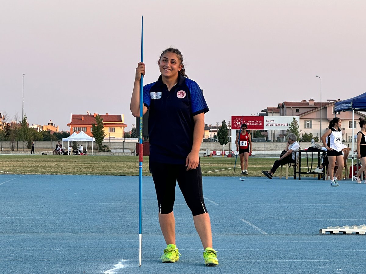 🏃🥇 Genç Atletimiz Emine Nur Konya’da Parladı

👏 Türkiye Atletizm Federasyonu tarafından düzenlenen Naili Moran (U14–U16) Atletizm Yarışmaları, 22–23 Temmuz 2025 tarihlerinde Konya'da gerçekleştirildi. Yarışmalara sponsorumuz Veli Demir Otomotiv'in destekleri ile katılan
