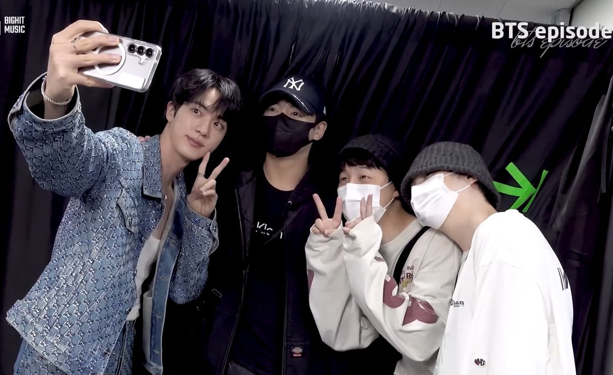 yoongipd's tweet image. MY FAMILY