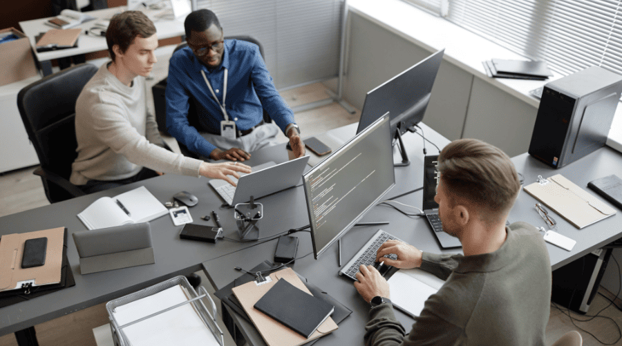 CampusCiberseg's tweet image. 🎯 La #contrainteligencia en #ciberseguridad no es ciencia ficción: es tu escudo estratégico.
Detecta, engaña y neutraliza amenazas antes de que ataquen.
👉 Lee el artículo: campusciberseguridad.com/blog/contraint…
#Ciberinteligencia #Cybersecurity #CampusCiberseguridad