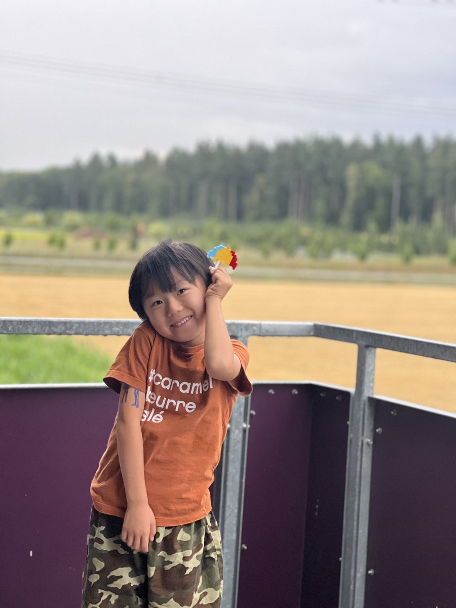 yoyonaoto's tweet image. 傘がなければ、アイロンビーズで作ればいい。