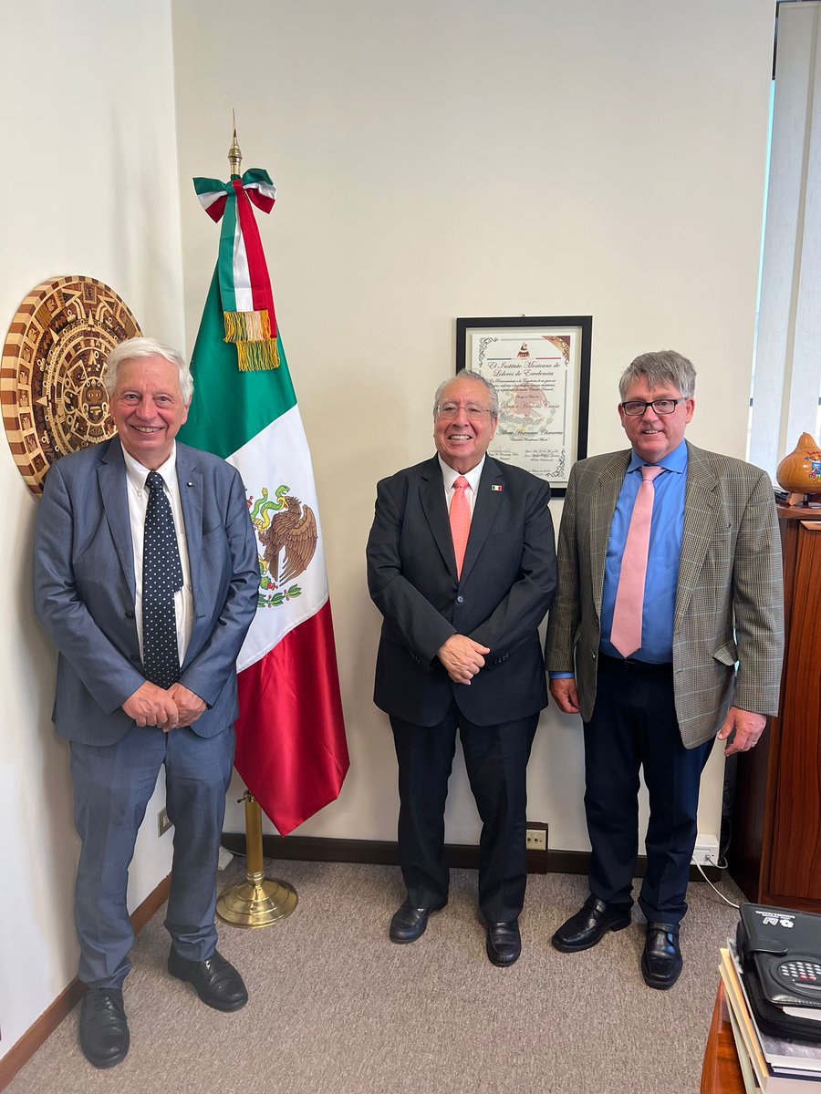 ludwigbarragan's tweet image. A pleasure to welcome ambassadors from the @orderofmalta to @Embamexvat to talk about different areas of collaboration and to tackle #humantrafficking.