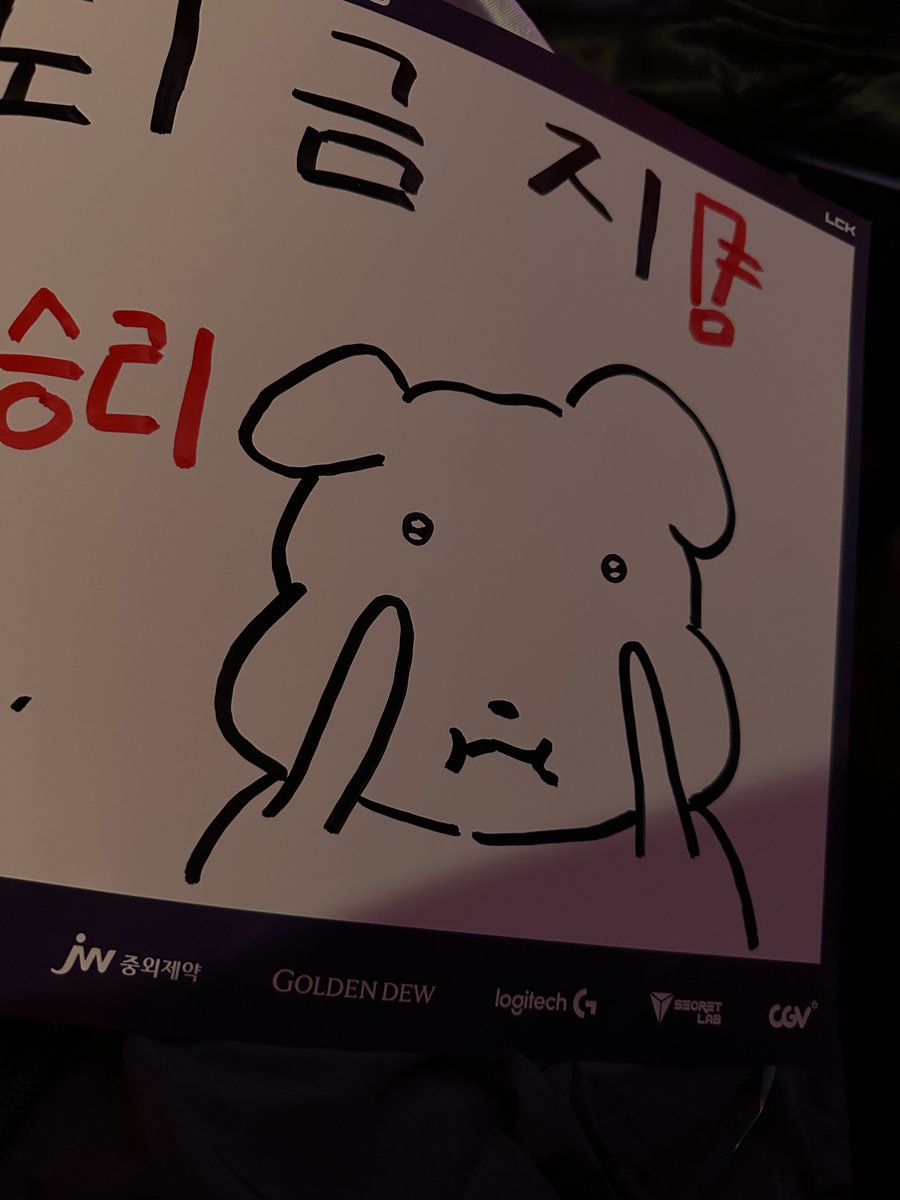 Cal_gurix's tweet image. 현빈이 닮음이