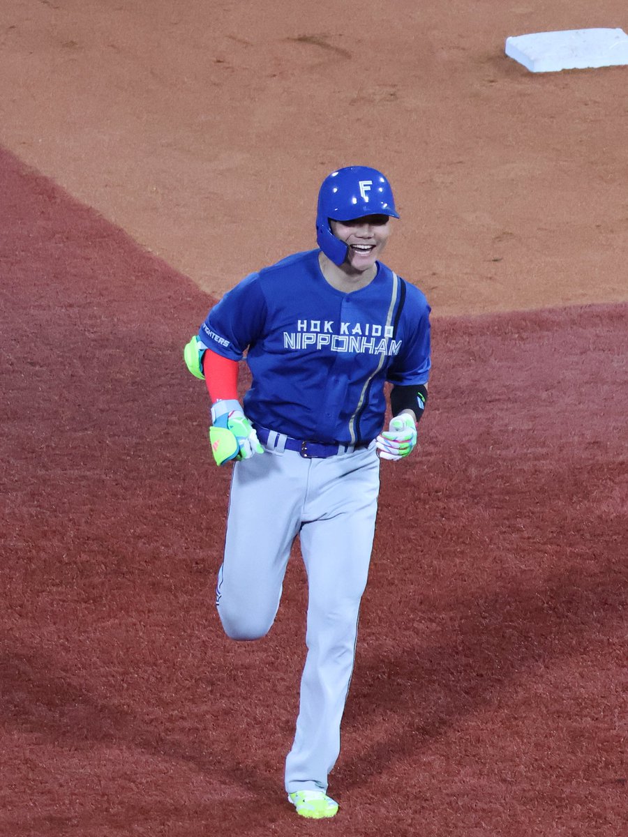 __o01843's tweet image. 清宮ホームランかっこよかった！！
 #清宮幸太郎  #lovefighters