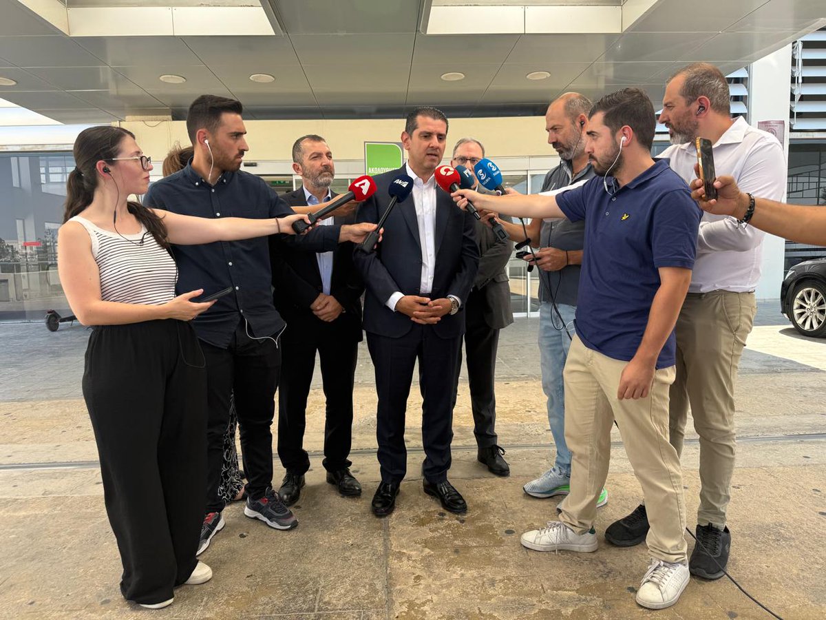 MinHealthCY's tweet image. Για την κατάσταση της υγείας των δύο εγκαυματιών που νοσηλεύονται στο Γενικό Νοσοκομείο Λευκωσίας, ενημερώθηκε σήμερα ο Υπουργός Υγείας @MichaelDamianos, στο πλαίσιο επίσκεψης που πραγματοποίησε στο Νοσηλευτήριο.
📌tinyurl.com/46arp4ew