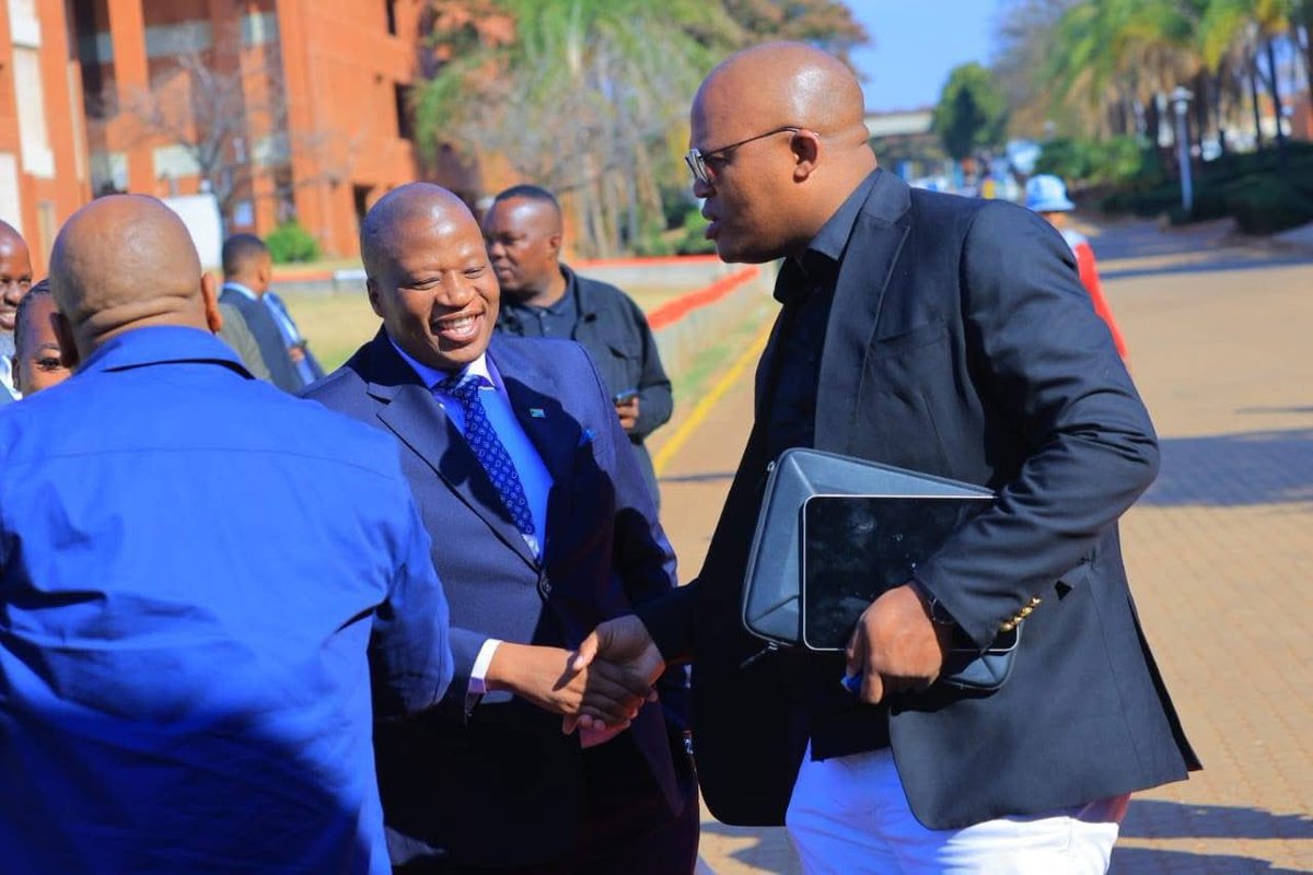 TellTheTruth_SA's tweet image. Today, Limpopo MEC for Public Works, Roads &amp;amp; Infrastructure, Tony Rachoene, is back in the Provincial Legislature as part of the consideration and adoption of SCOPA reports on the 2023/2024 audit outcomes. 

These reports, compiled by the Auditor-General, assess the financial and…