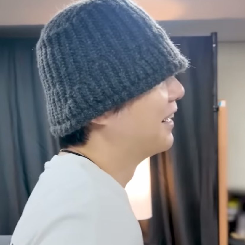 mygrchive's tweet image. insanely cute and attractive side profile