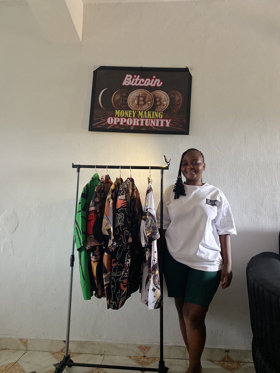 _Preshlove's tweet image. The vendor and her business ❤️❤️❤️
