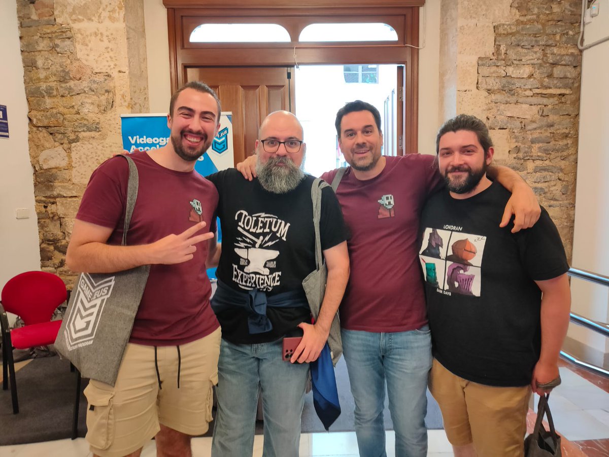 GauaGames's tweet image. Encantados de asistir como invitados al Demo Day de @game_eus donde nos reencontramos con un montón de compañeros y mentores. Mención especial para @guinxu y @Pazos_64 que muy amablemente nos aguantaron el momento fan para echarse unas fotillos y charlar un rato.