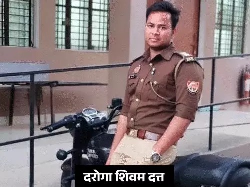 10 रुपए के चक्कर में दरोगा व सिपाही लाइन हाजिर, 

हमीरपुर में दरोगा और सिपाही ने गोलगप्पे खाए, पैसे मांगने पर दुकानदार को जमकर पीटा और गरीब ठेले वाले को जेल भेज भेजने की धमकी दी।

#UPSI_SCAM9534 भर्ती के अबतक कुल 73 दरोगा विभिन्न अपराधिक मामलों में गिरफ्तार या सस्पेंड हो चुके है।