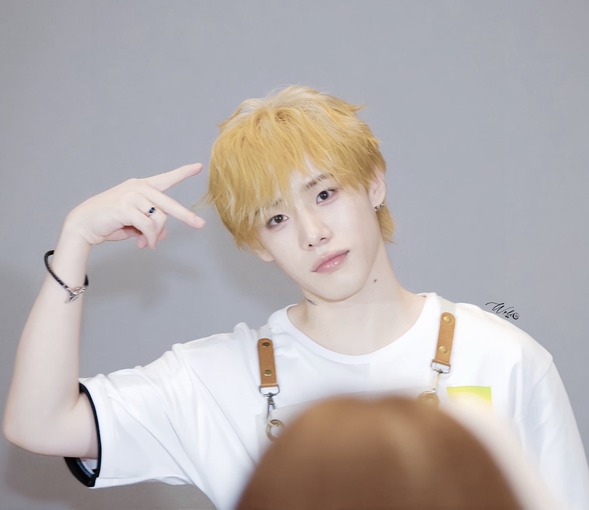 _XXXX_Bey's tweet image. 719  XSHOP
一日店长

  /ᐠ - ˕ -マ Ⳋ   
#OMEGA_X  #오메가엑스
#XEN #진우
#OX_N