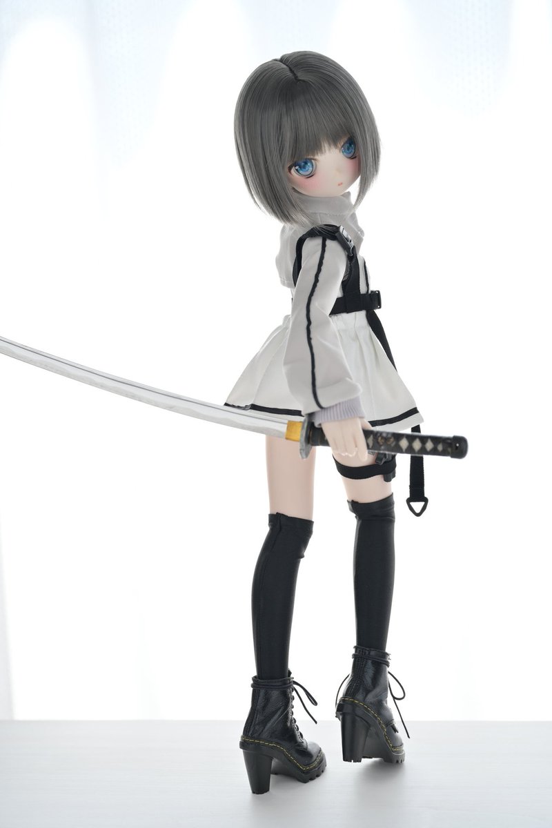 skyloops_doll's tweet image. 《ゴースト・ヴェール:黒影 -アサシン-》
-サイバーアサシン制式戦闘服-
都市構造に最適化された機動スーツは、熱反応・電磁障害に完全対応。
闇を裂かず、音すら残さず──
その姿はまるで都市に溶け込んだ黒い忍影。
お写真:ジョシュアさん(@joshua_9p3w)
#アイドール東京
#東部戦線異常なし