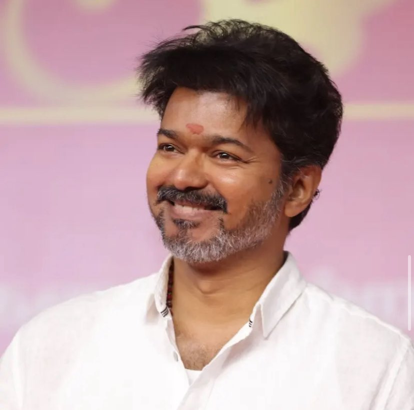 இந்த அக்கவுண்ட்-அ என்னோட சொந்த பேர்ல இரண்டாவது முறை திறந்து 2 வருஷம் ஆகுது இன்னையோட.திறந்ததுல இருந்து இந்த மனுசனுக்காக நிறைய சினிமா சண்டை போட்டிருக்கேன்,ஆனா அத எல்லாம் விட்டுட்டு இனி இவருக்காக நான் அரசியல் பேச போறேன்❤️

#முதல்வர்வேட்பாளர்_விஜய்