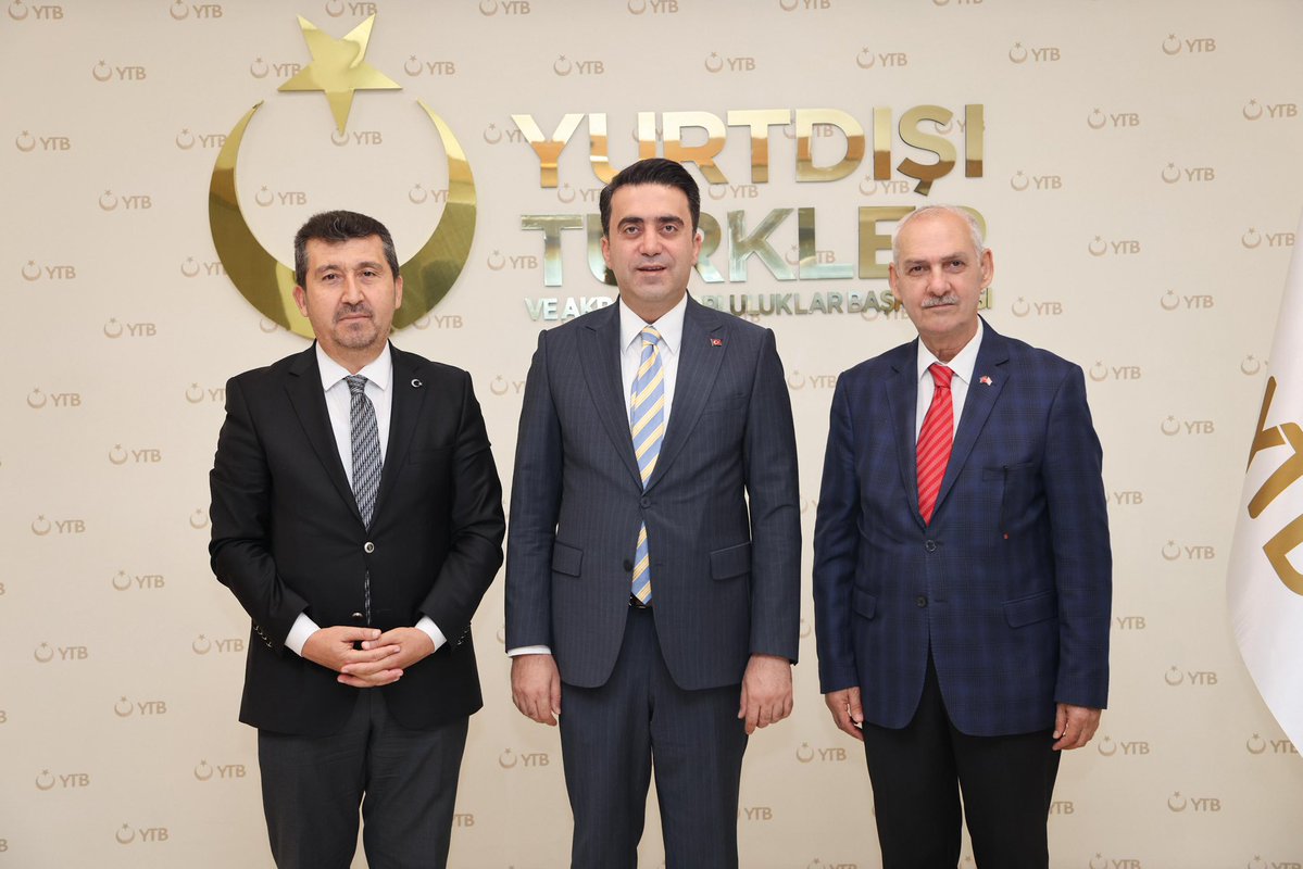 haditurus's tweet image. Ankara Sosyal Bilimler Üniversitesi (@ASBUedu) Rektörü Sn. Prof. Dr. Musa Kazım Arıcan ile ASBÜ Kuzey Kıbrıs Yerleşkesi (@asbukktc) Rektörü ve ASBÜ Bölge Çalışmaları Enstitüsü Müdürü ve Sn. Prof. Dr. Enver Arpa’yı Başkanlığımızda misafir ettik.
Kıymetli hocalarımıza nazik…
