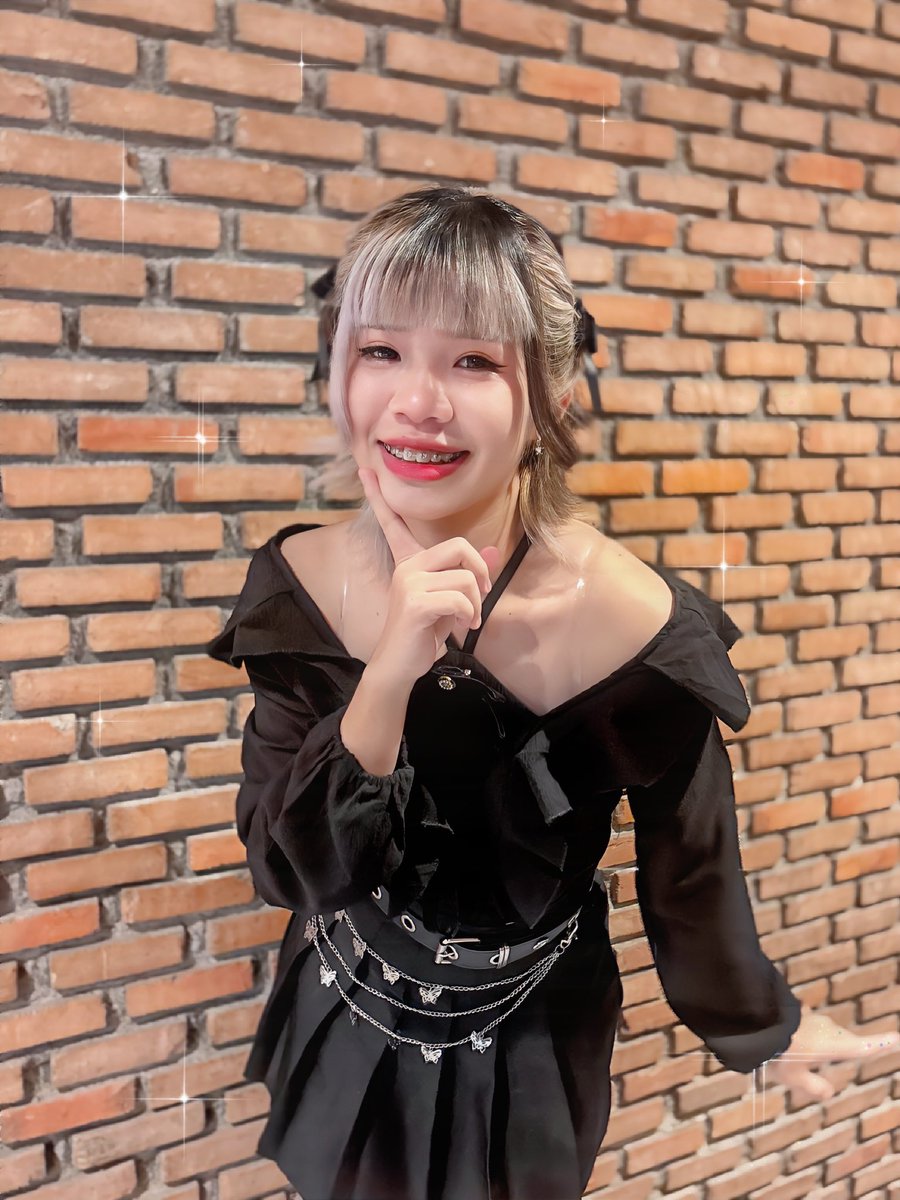 bibia_bababia's tweet photo. In black we glow differently.🖤✨ #bibia_AlignLink #bibia_AiLink #AlignLink #AiLink #MONOPHINE https://t.co/0xPFqij8ai