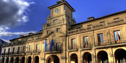 aytoviedo's tweet image. ℹ️ El equipo de gobierno del Ayuntamiento de Oviedo convoca, mañana , a las 12 horas, en la plaza de la Constitución, un minuto de silencio por las mujeres víctimas de la violencia de género.
#oviedocontralaviolenciadegénero
