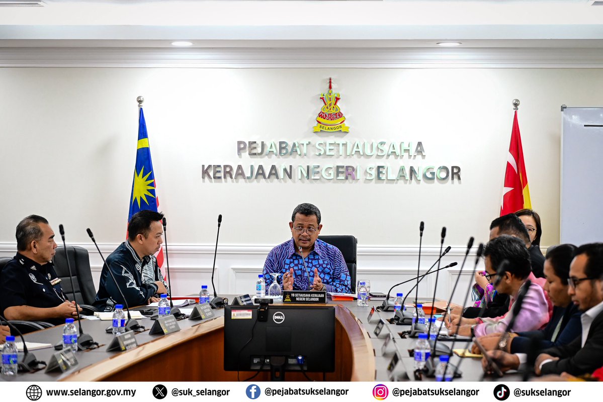 suk_selangor's tweet image. 𝟐𝟑 𝐉𝐔𝐋𝐀𝐈 𝟐𝟎𝟐𝟓, 𝐒𝐇𝐀𝐇 𝐀𝐋𝐀𝐌 – YB Dato’ Dr. Ahmad Fadzli bin Ahmad Tajuddin, Setiausaha Kerajaan Negeri Selangor hari ini telah mempengerusikan Mesyuarat Jawatankuasa Pengurusan Bencana Negeri Selangor (JPBN) Bil. 1/2025.